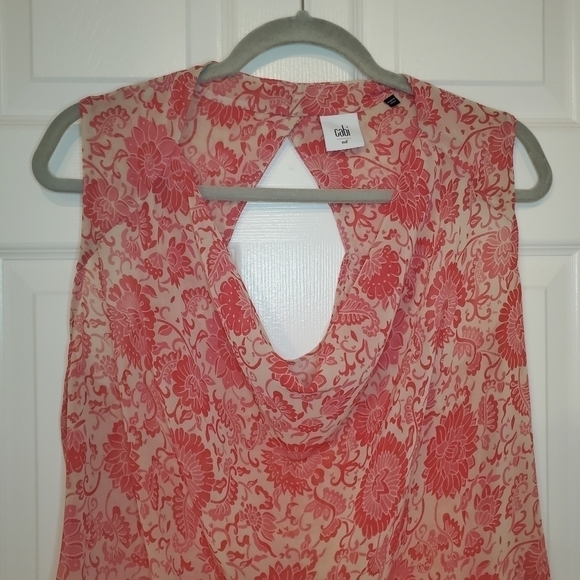 Cabi #5037 Vita Sleeveless Top Cutout Back Floral Medium Sheer - Picture 4 of 8